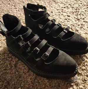T.U.K pointed creepers